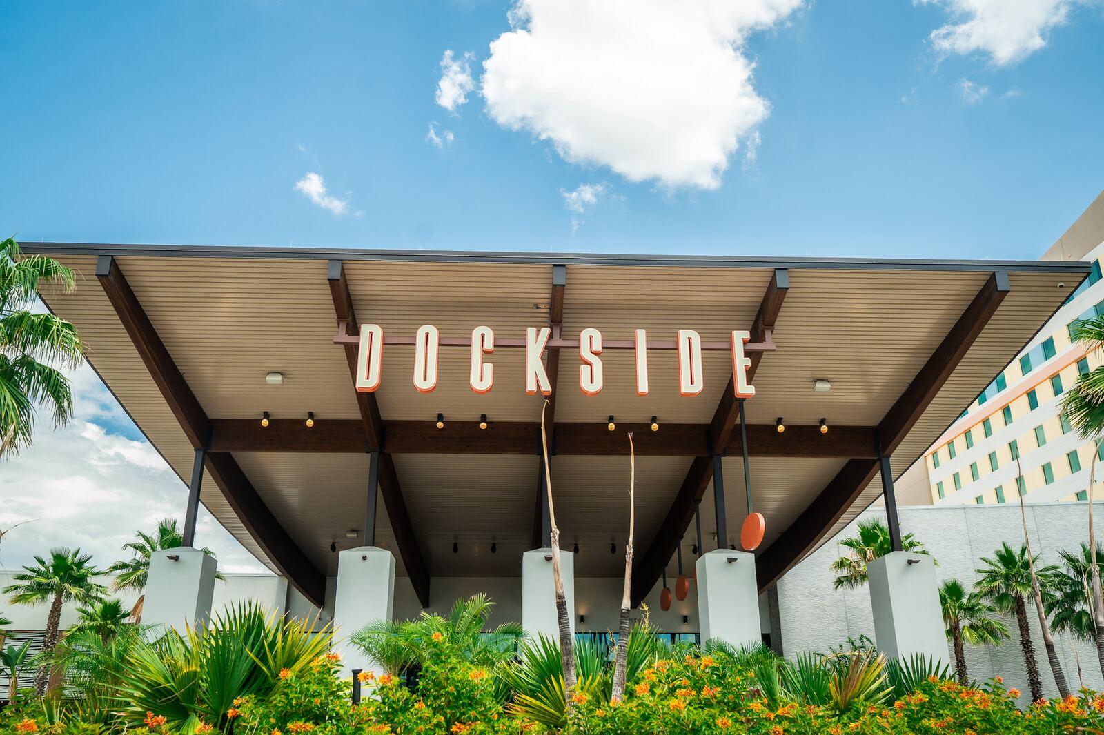 The Dockside sign at Universal's Endless Summer Resort